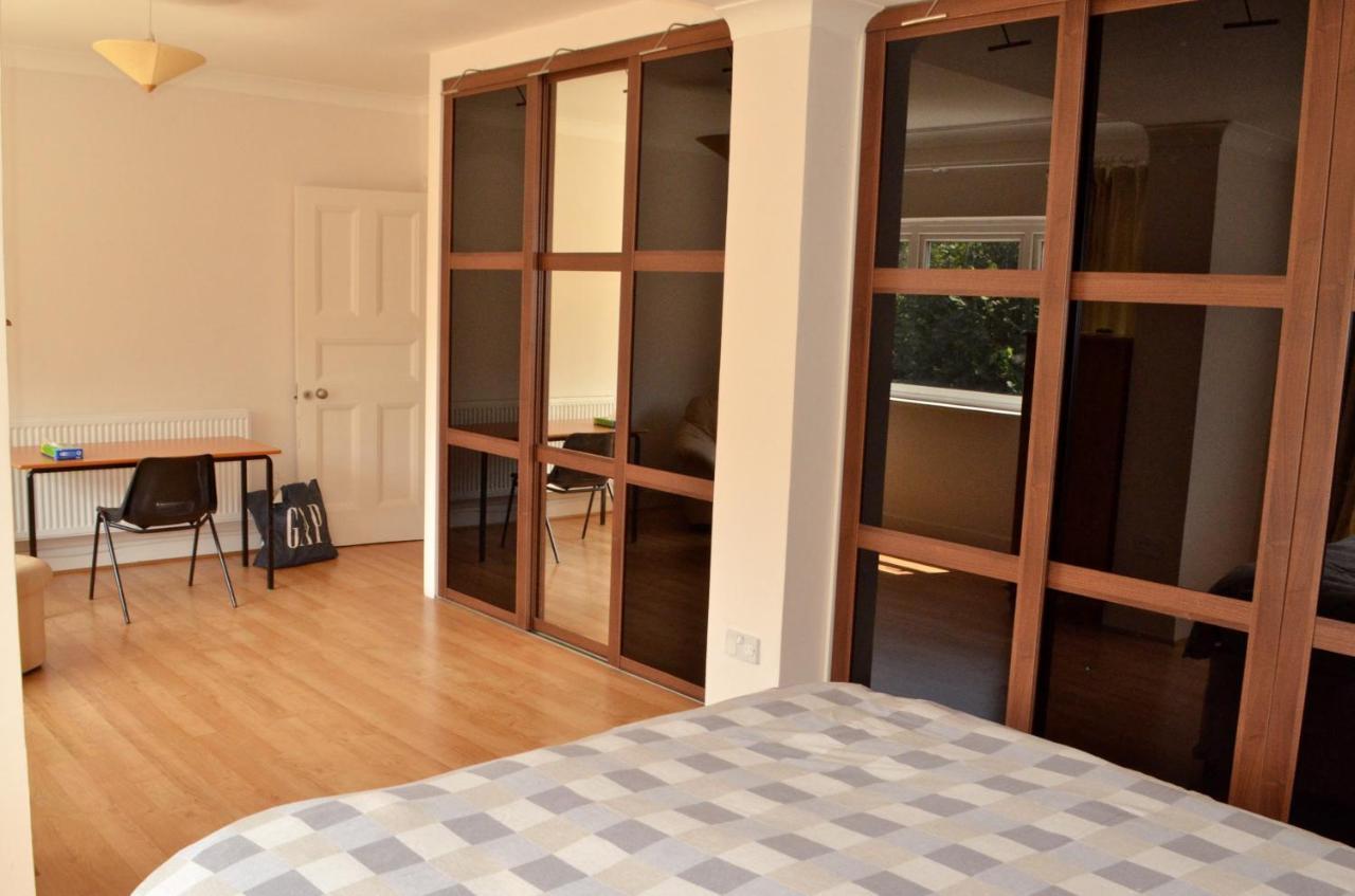 A Cozy House To Stay In Sunny Борнмът Екстериор снимка